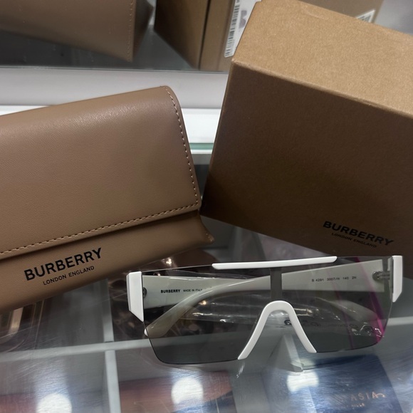 Burberry sunglasses